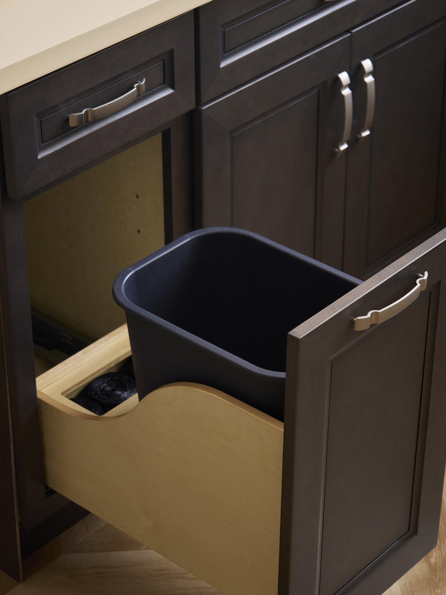 Single Trash Can Pull Out for Base Cabinet with 12" Opening